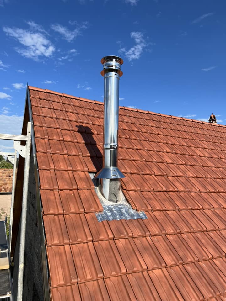 Pose d&rsquo;un tubage double parois isol&eacute; pour une future chaudi&egrave;re bois &agrave; Adamswiller Freyming-Merlebach