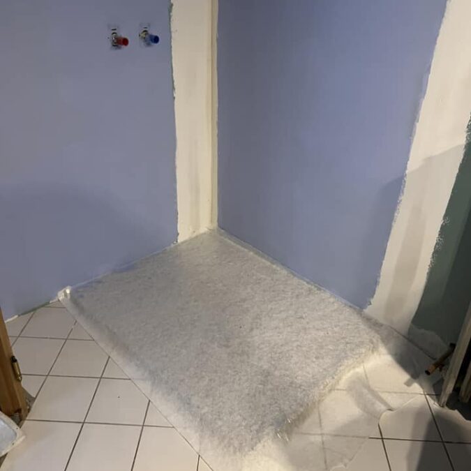 Douche avec r&eacute;novation des murs et pose de plaques effet bois &agrave; Ottwiller Brumath 6