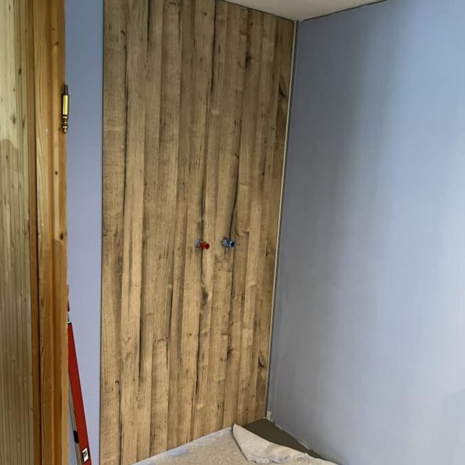 Douche avec r&eacute;novation des murs et pose de plaques effet bois &agrave; Ottwiller Behren-l&egrave;s-Forbach 7