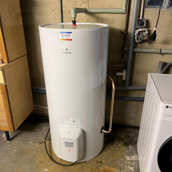 Remplacement d&rsquo;un vieux chauffe-eau &eacute;lectrique par un nouveau De Dietrich &agrave; &Eacute;guelshardt Molsheim 1