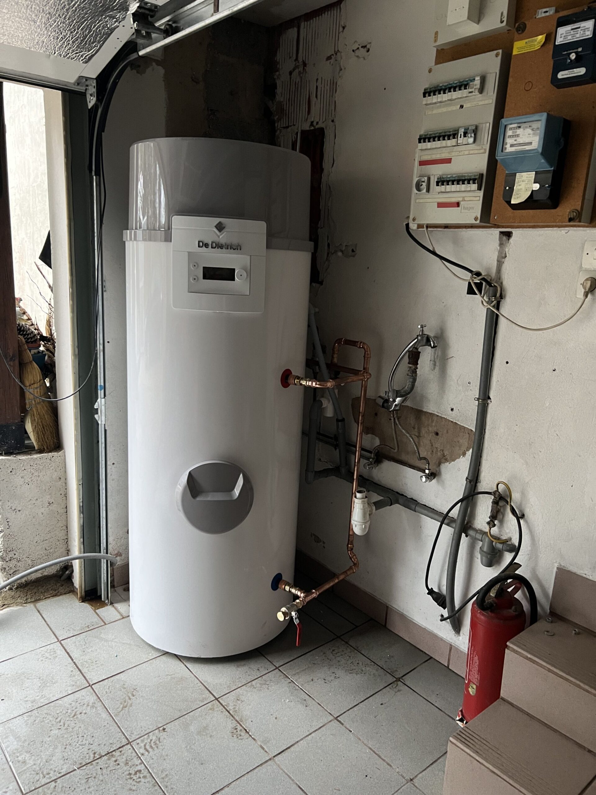 Installation d&rsquo;un chauffe-eau thermodynamique De Dietrich en remplacement d&rsquo;un chauffe-eau &eacute;lectrique &agrave; Ingwiller Molsheim