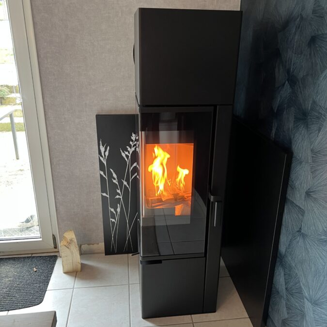 Pose d&rsquo;un po&ecirc;le a bois RIKA a DURSTEL en remplacement d&rsquo;un po&ecirc;le a granul&eacute;s Saverne 1